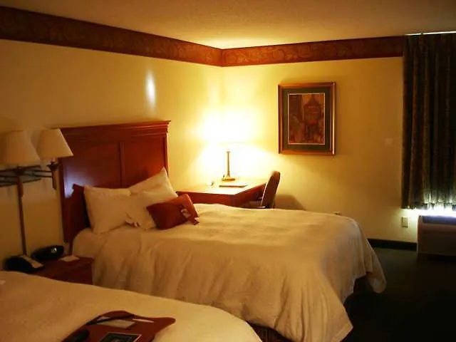 Hampton 3*